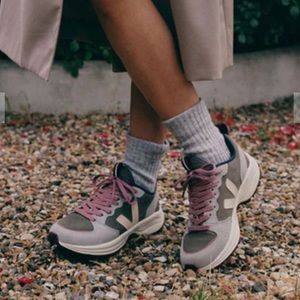 VEJA Venturi Suede Khaki Sable Oxford Grey suede Leather low top sneakers size 9